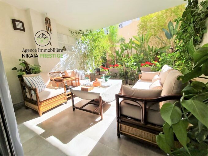 Location-Sublime-Appartement-150-m²-avec-TERRASSE-2-chambres-parking-quartier-RACINE-à-Casablanca