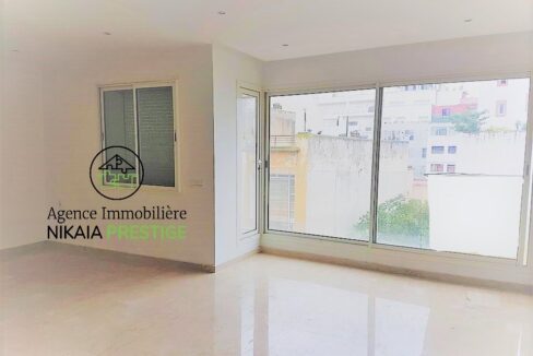 Vente-appartement-de-129-m²-avec-terrasse-3-chambres-parking-quartier-BOURGOGNE-Casablanca