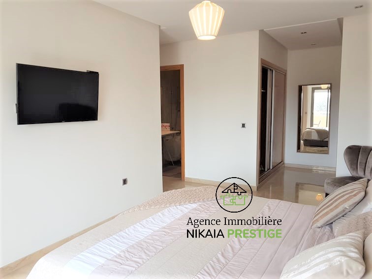 Location appartement meublé de 150 m² avec terrasse, 2 chambres, parking, quartier PALMIER, Casablanca 1 (9)